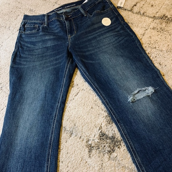 Old Navy Flare Fit Jeans - Picture 8 of 9